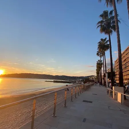 Beau Centre Juan Les Pins A 300m Des Plages Апартаменты *