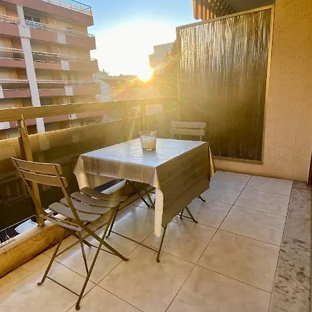 Beau Centre Juan Les Pins A 300m Des Plages * アンティーブ