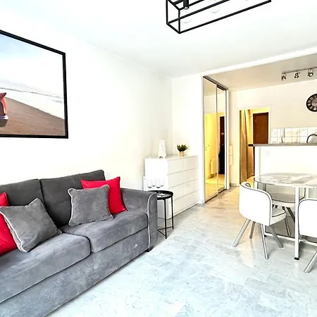 Beau Centre Juan Les Pins A 300m Des Plages