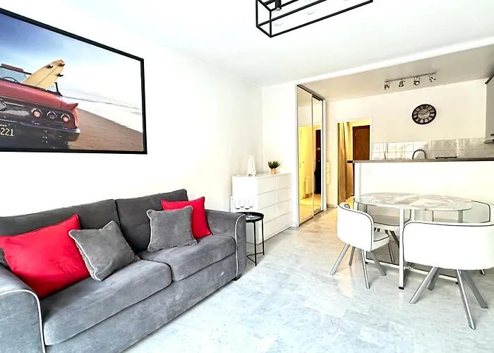 Beau Centre Juan Les Pins A 300m Des Plages