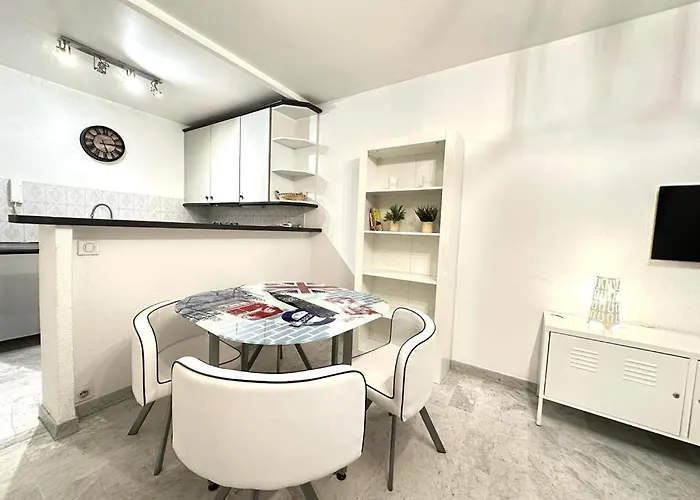 Beau Centre Juan Les Pins A 300m Des Plages Antibes