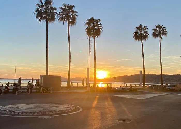 Beau Centre Juan Les Pins A 300m Des Plages Antibes